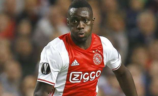 Why Barcelona needs to sign Ajax defender Davinson Sanchez
